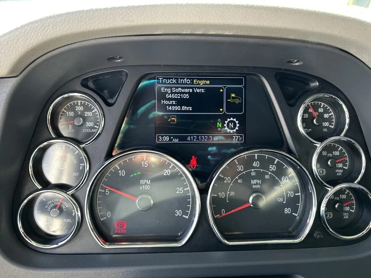 2022 Peterbilt 579 — photo 15