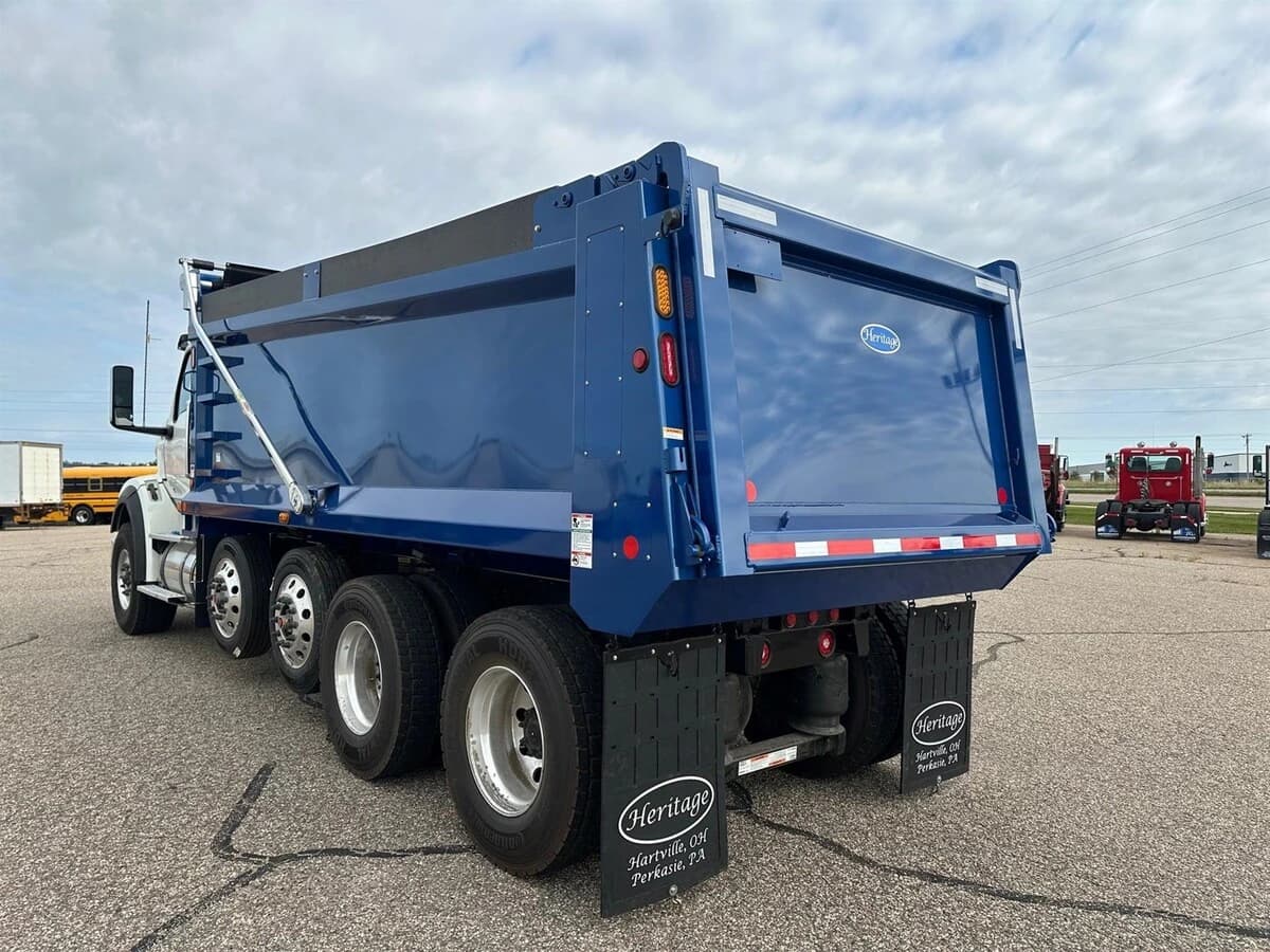 2026 International HX — photo 3