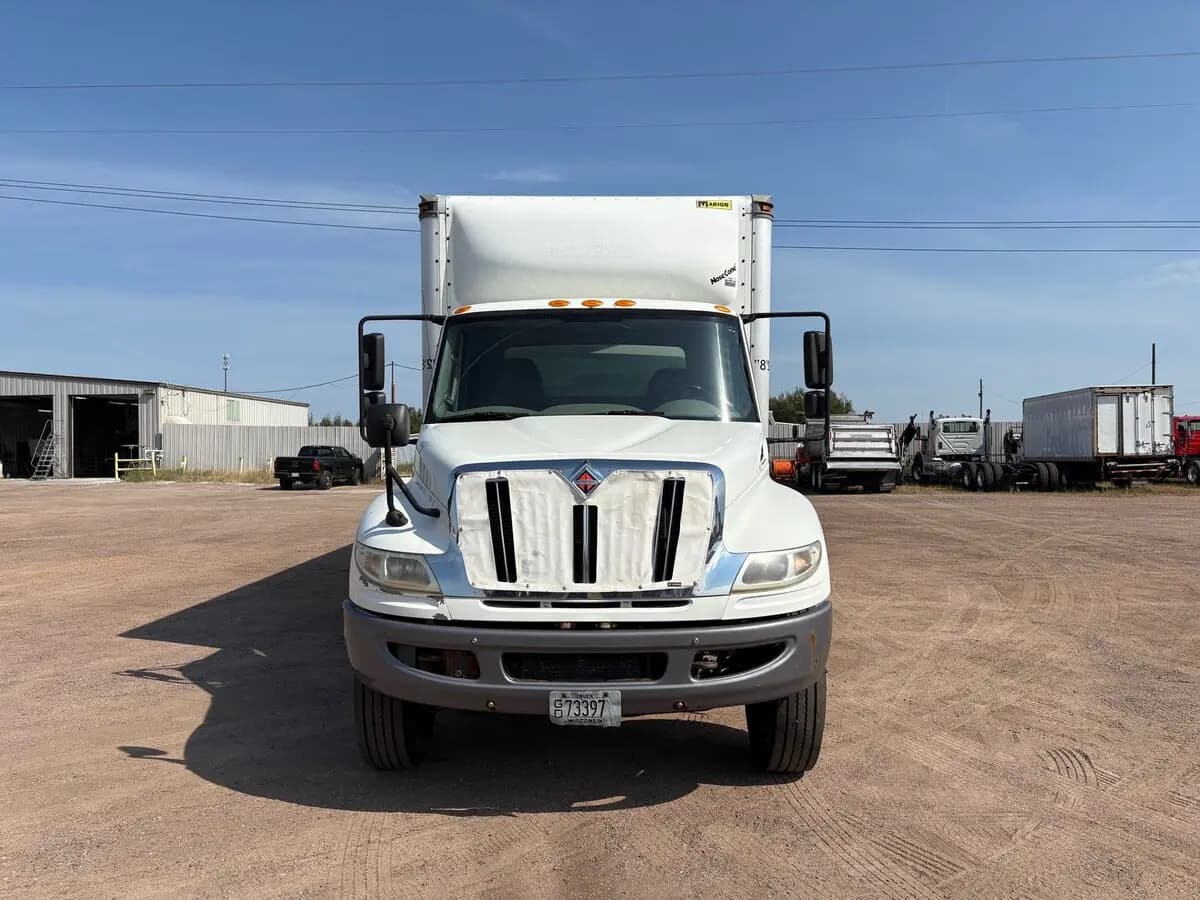 2017 International 4300 — photo 7