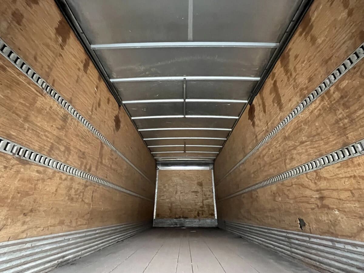 2017 Freightliner M2 106 — photo 11