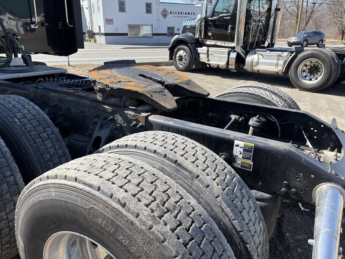 2018 Peterbilt 389 — photo 7