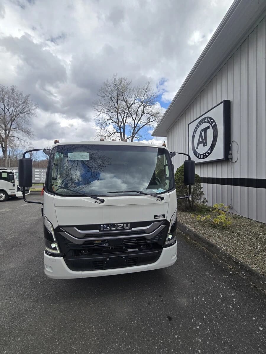 2026 Isuzu NRR — photo 7