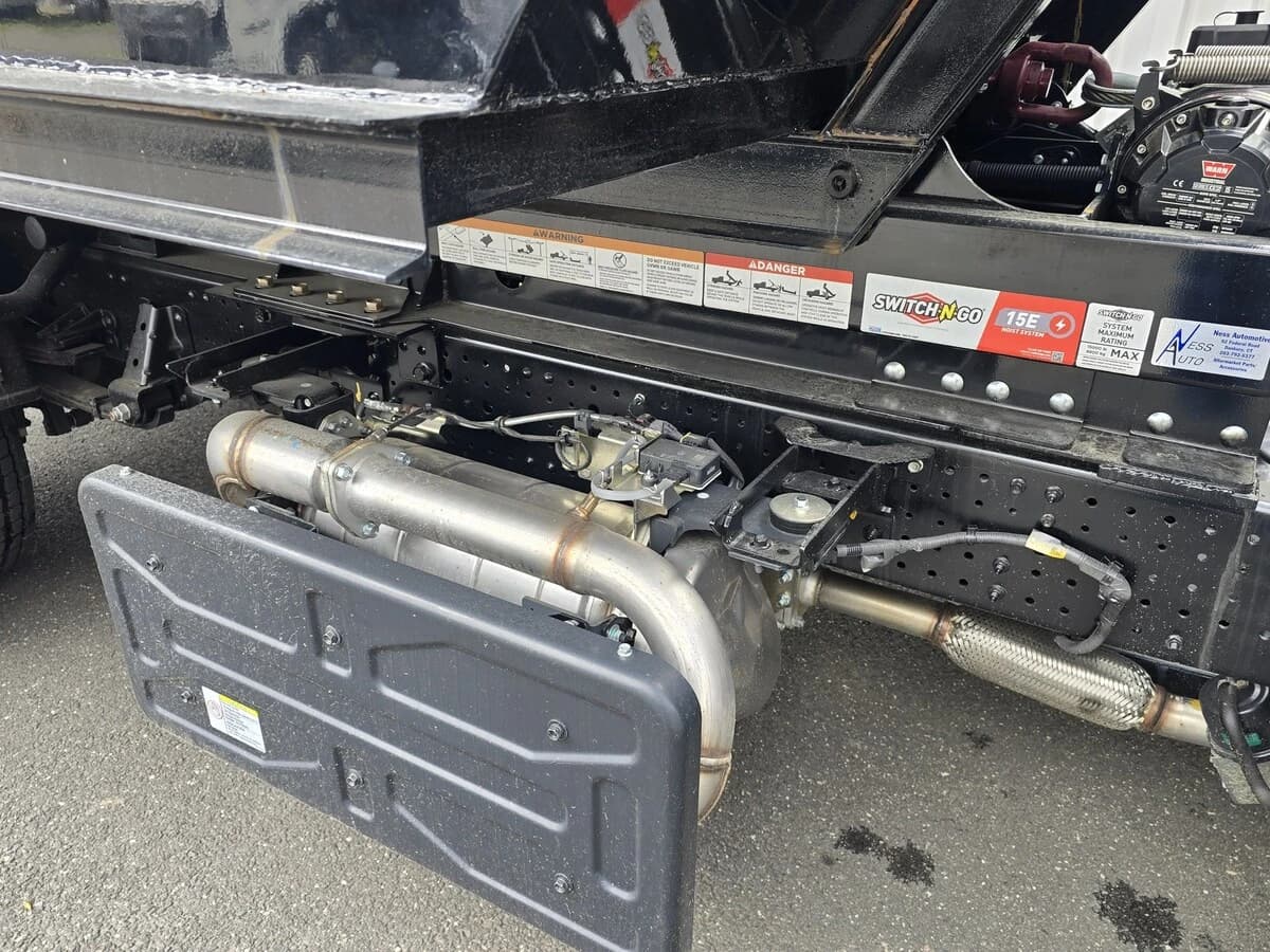 2026 Isuzu NRR — photo 8