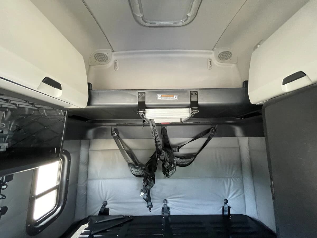 2021 Freightliner Cascadia — photo 29