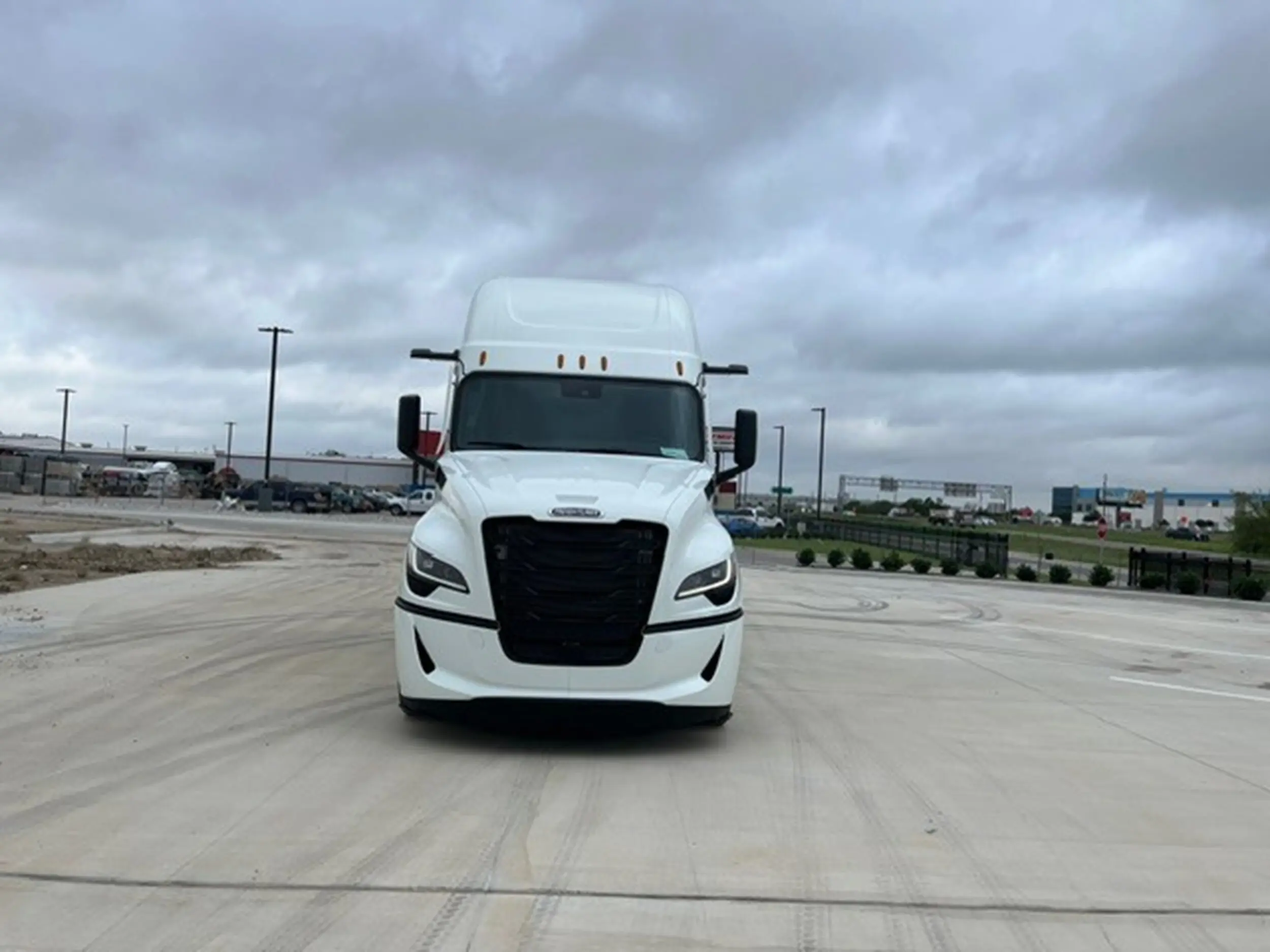 2026 Freightliner Cascadia — photo 2