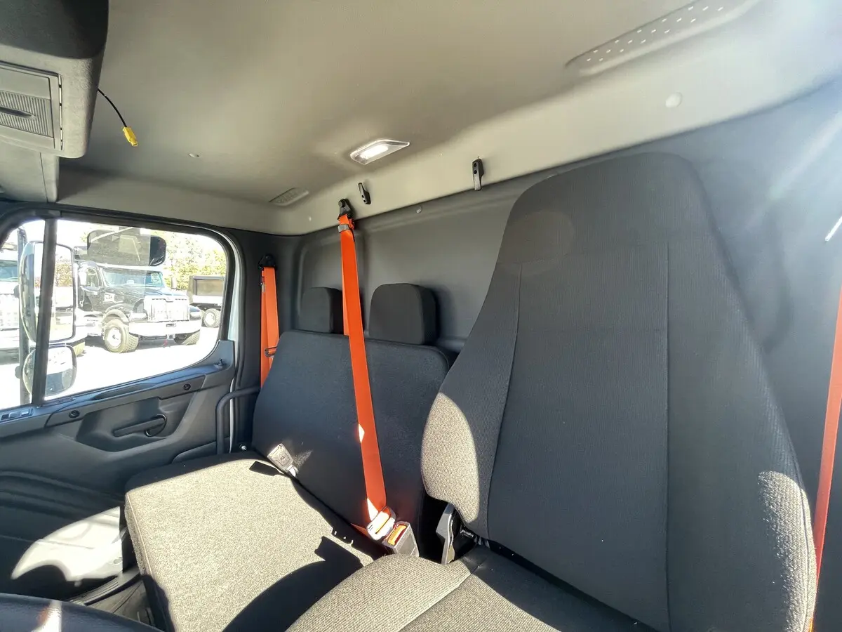 2026 Freightliner M2 106 — photo 22