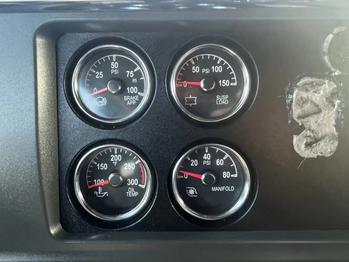 2023 Peterbilt 579 — photo 24