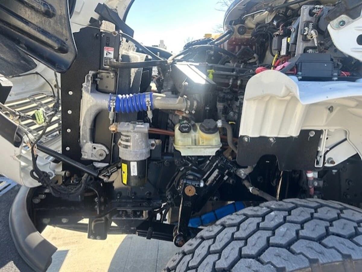 2020 Freightliner M2 106 — photo 14