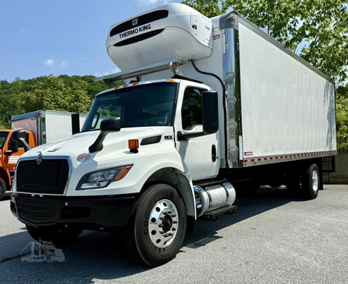 2025 International MV — photo 3