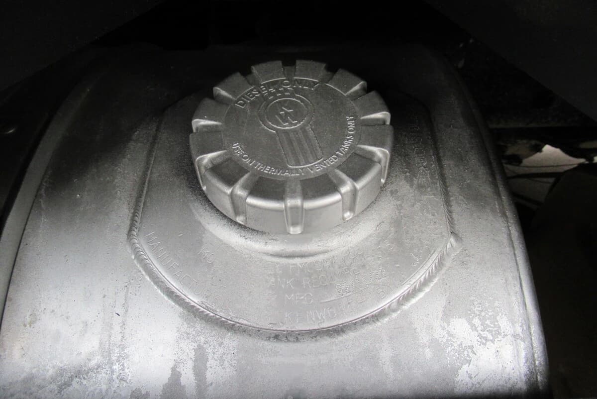 2023 Kenworth T680 — photo 18