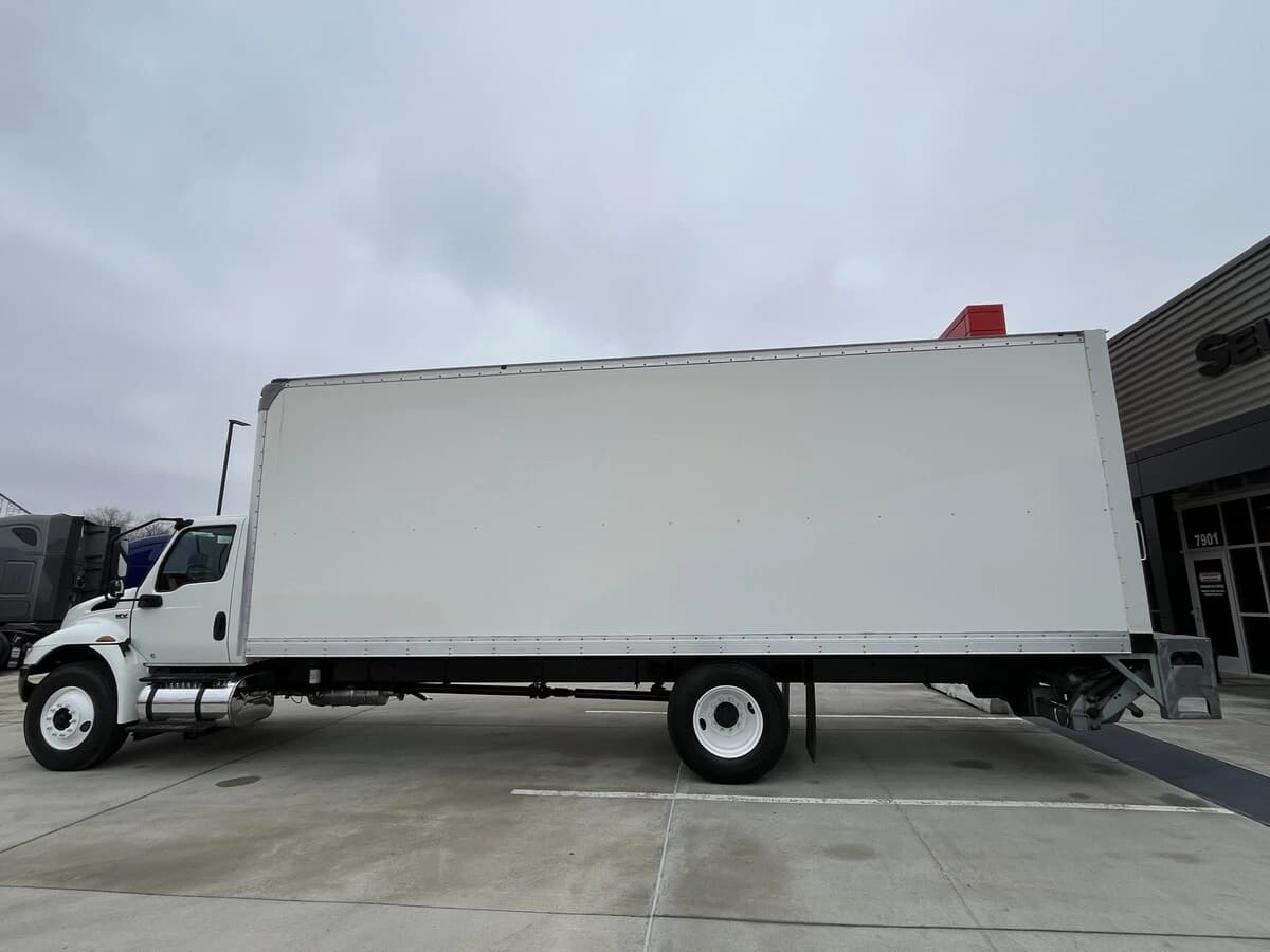 2022 International MV — photo 2