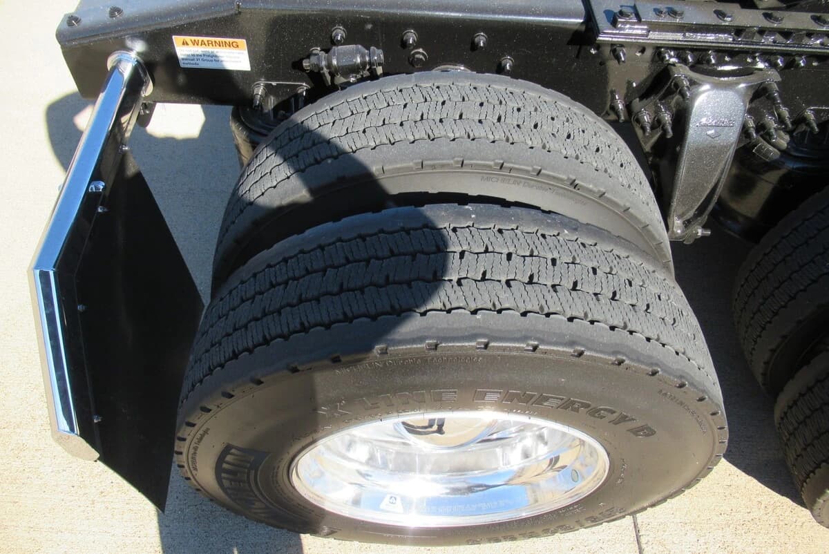 2025 Freightliner Cascadia — photo 14