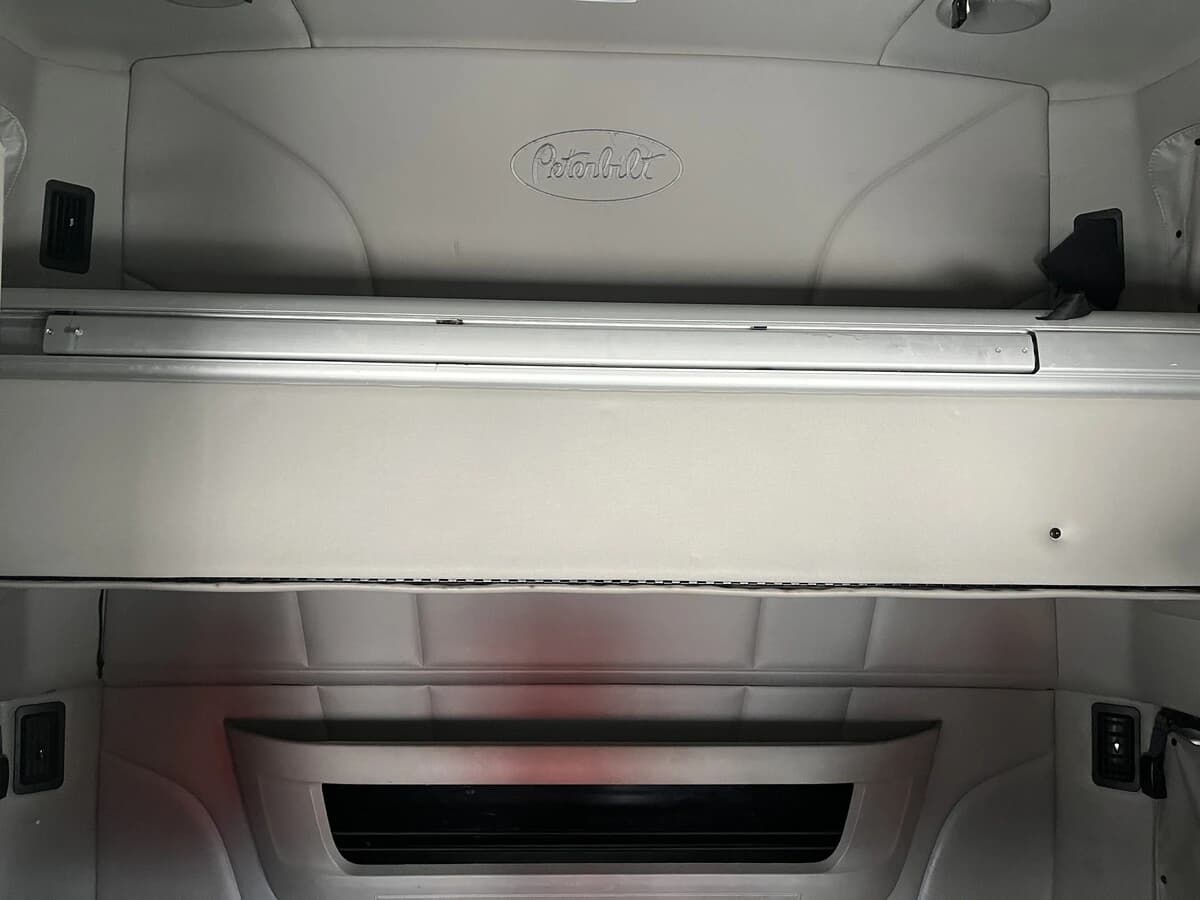 2023 Peterbilt 579 — photo 24