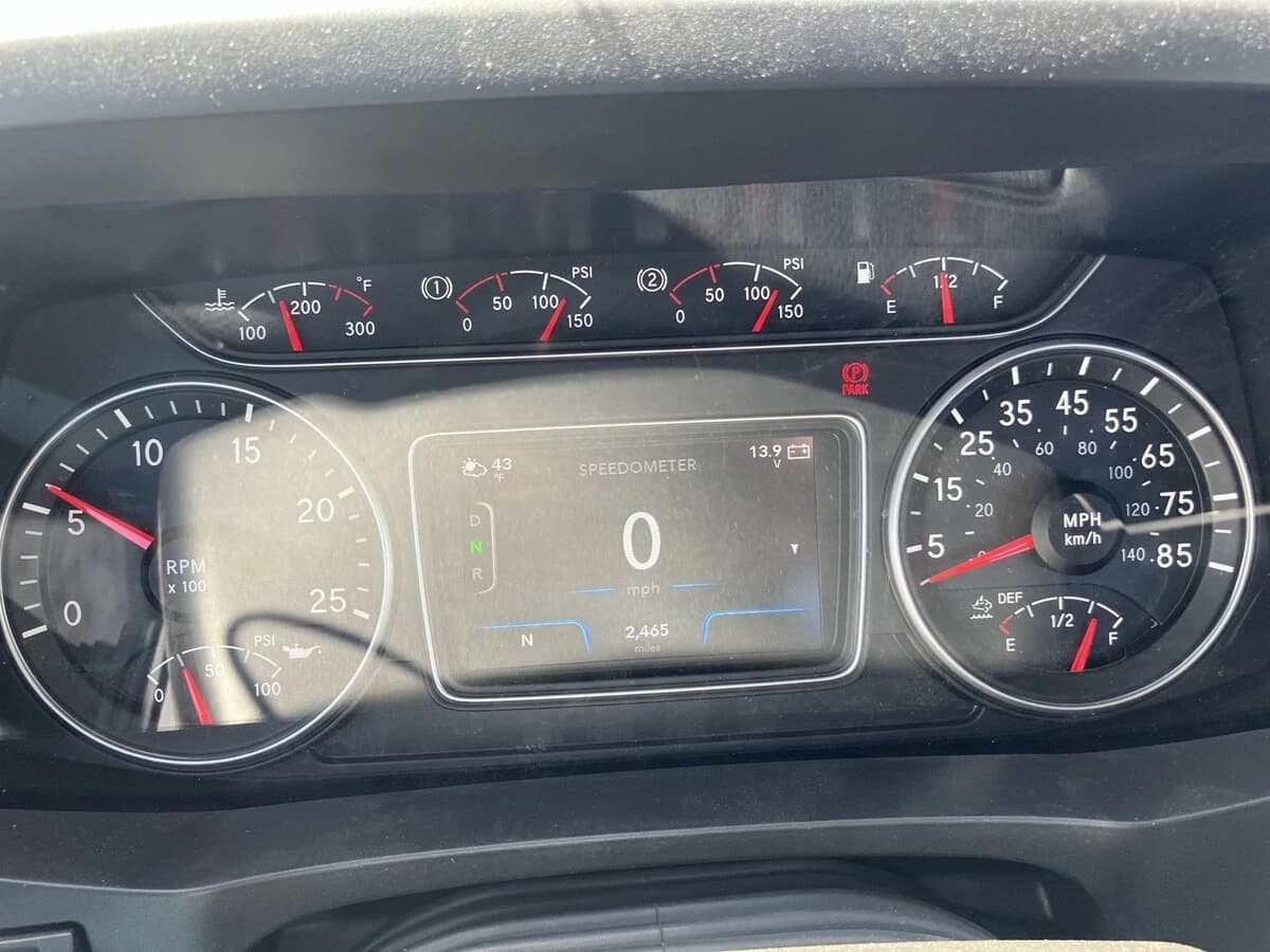 2025 International LT — photo 6