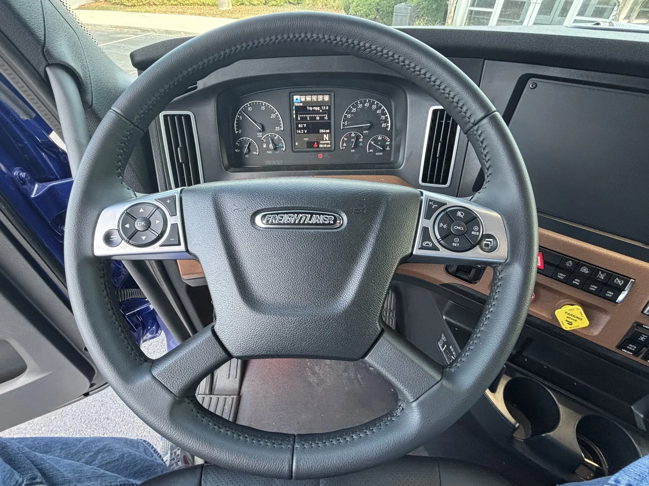 2026 Freightliner Cascadia — photo 12