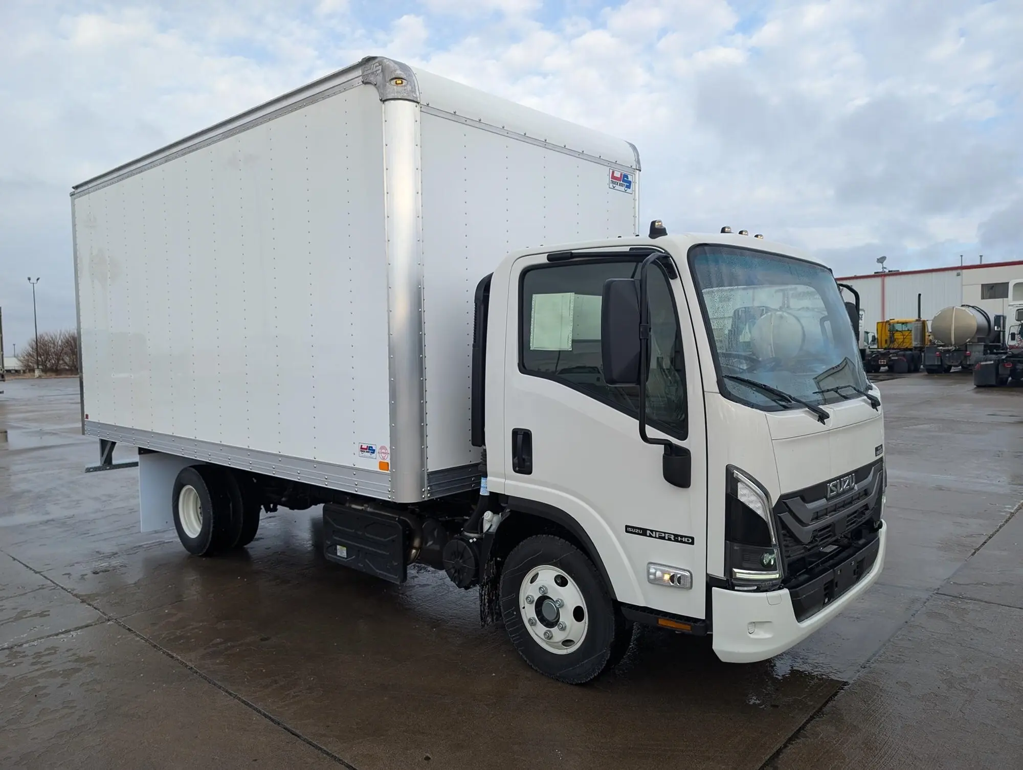 2025 Isuzu NPR — photo 6