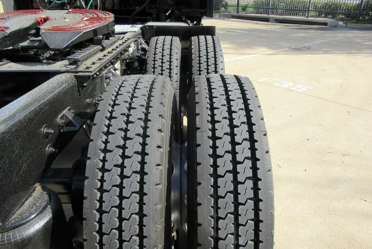 2023 Kenworth T680 — photo 15