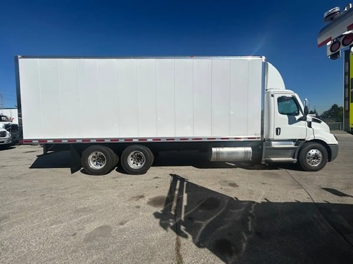 2026 Freightliner Cascadia — photo 5