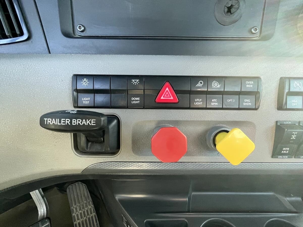 2019 Freightliner Cascadia — photo 7