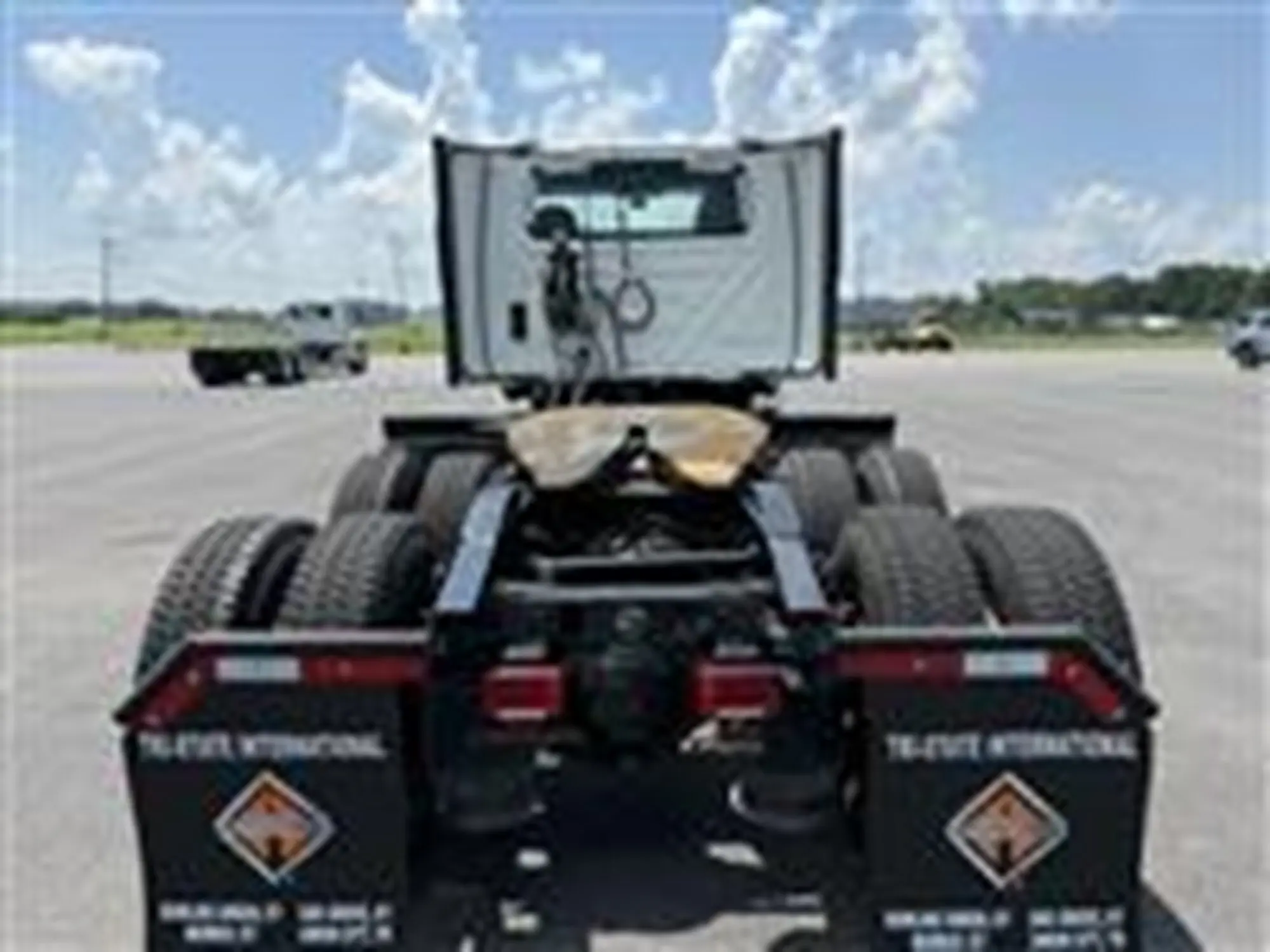 2019 International LT — photo 8