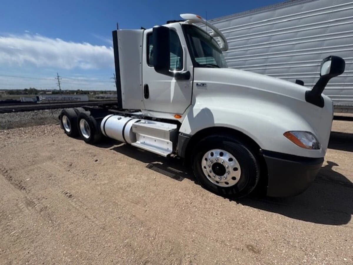 2019 International LT — photo 3