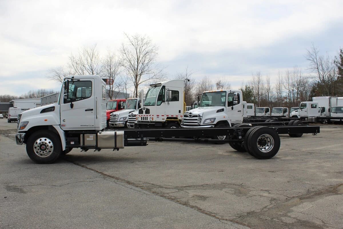 2025 Hino L6 — photo 6