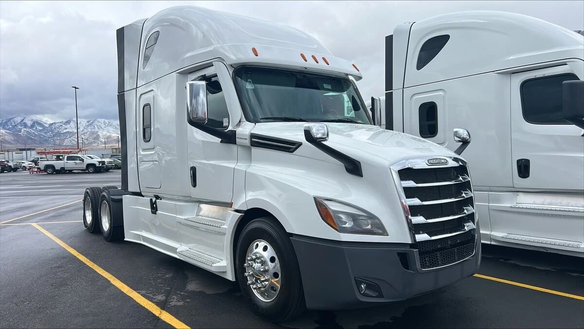 2024 Freightliner Cascadia — photo 5