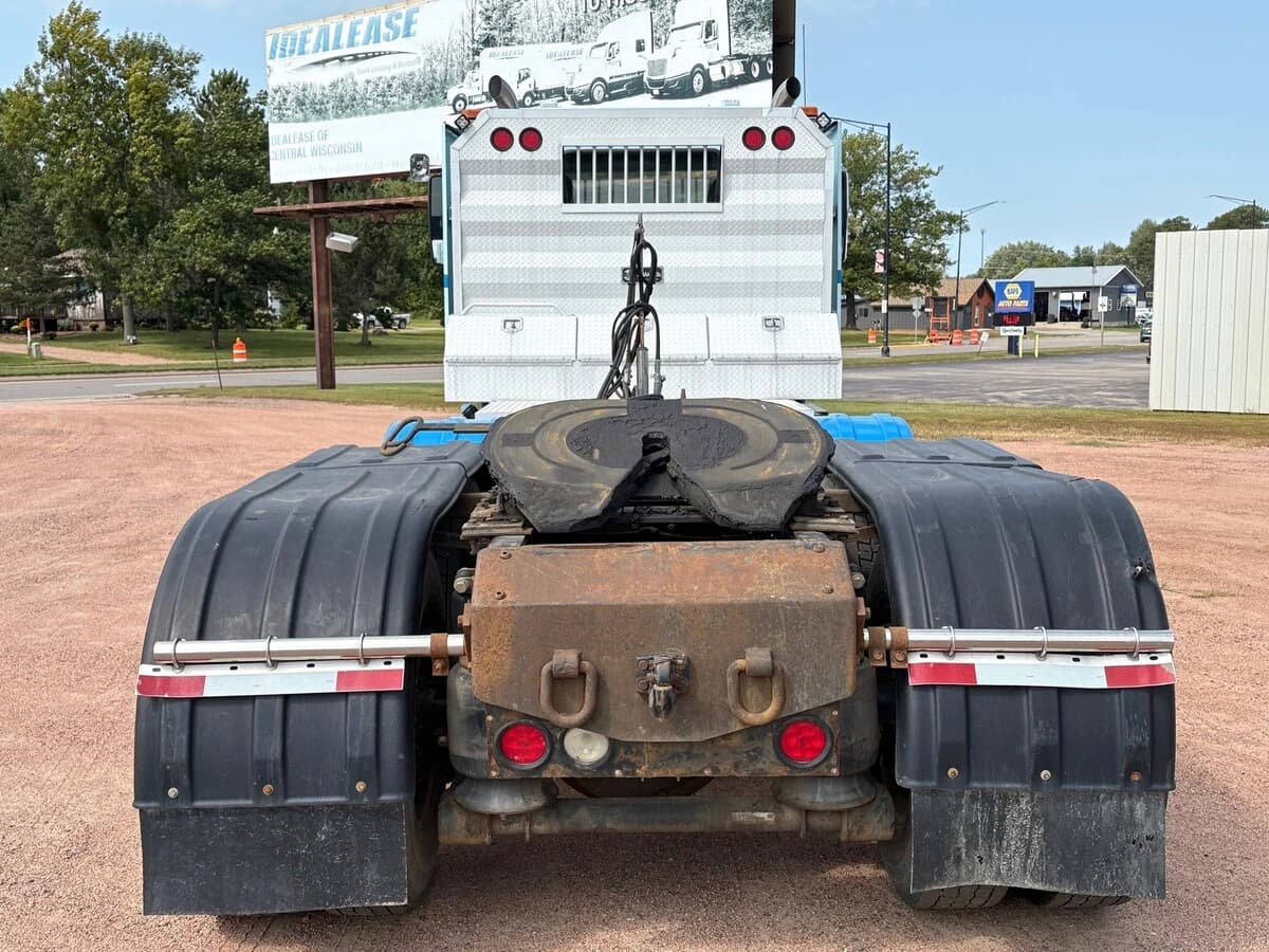 2017 Volvo VNL 860 — photo 7