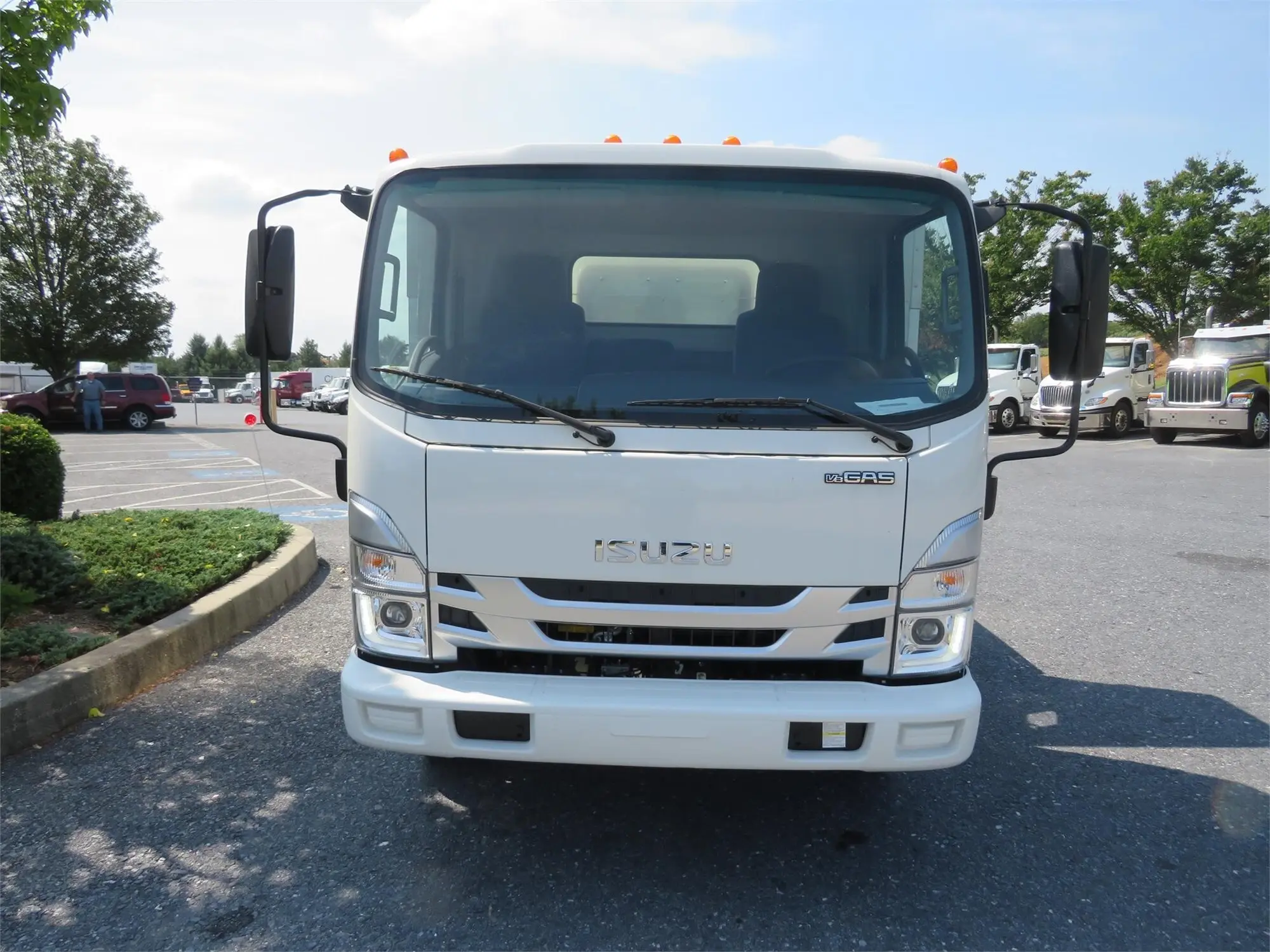 2024 Isuzu NPR — photo 2