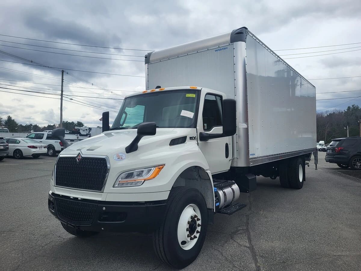 2025 International MV — photo 3