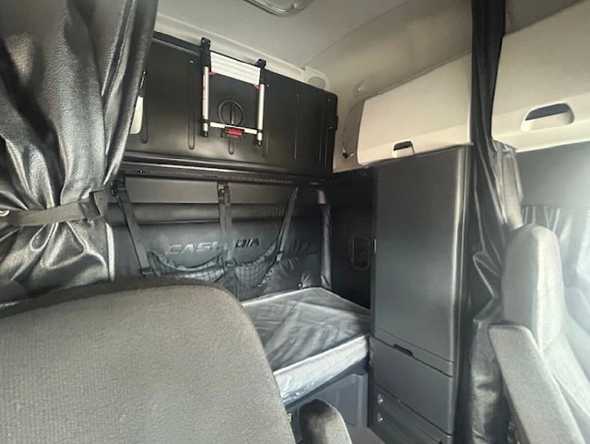 2024 Freightliner Cascadia — photo 16