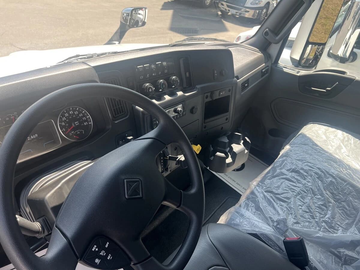 2025 International MV — photo 30