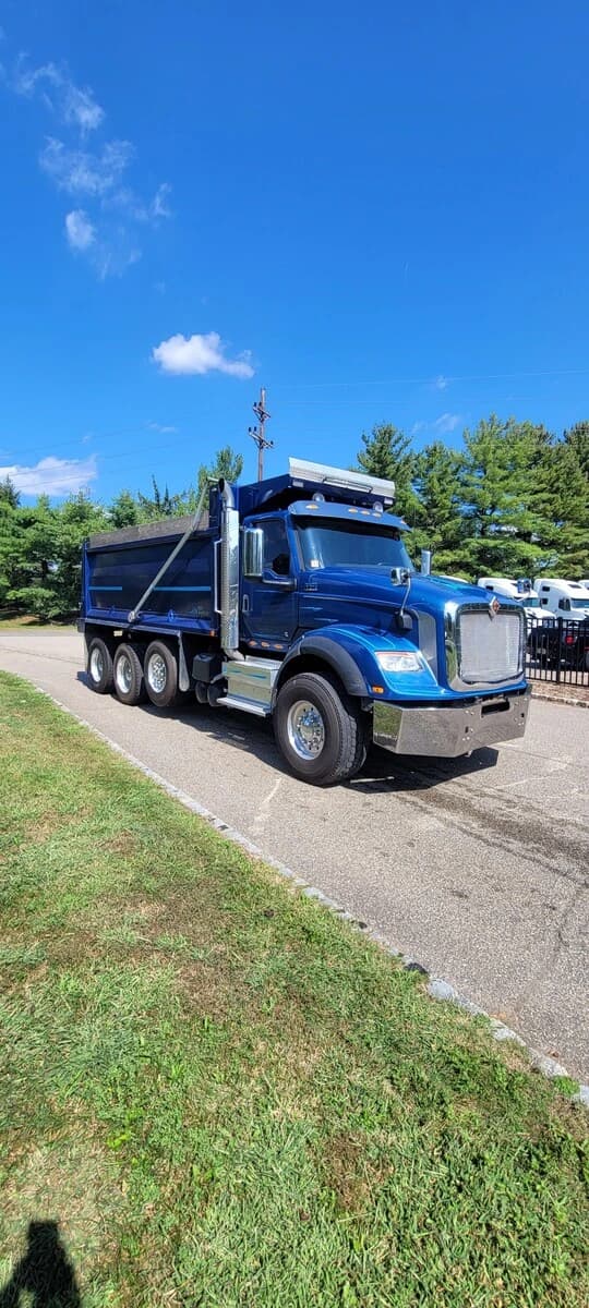 2023 International HX — photo 3