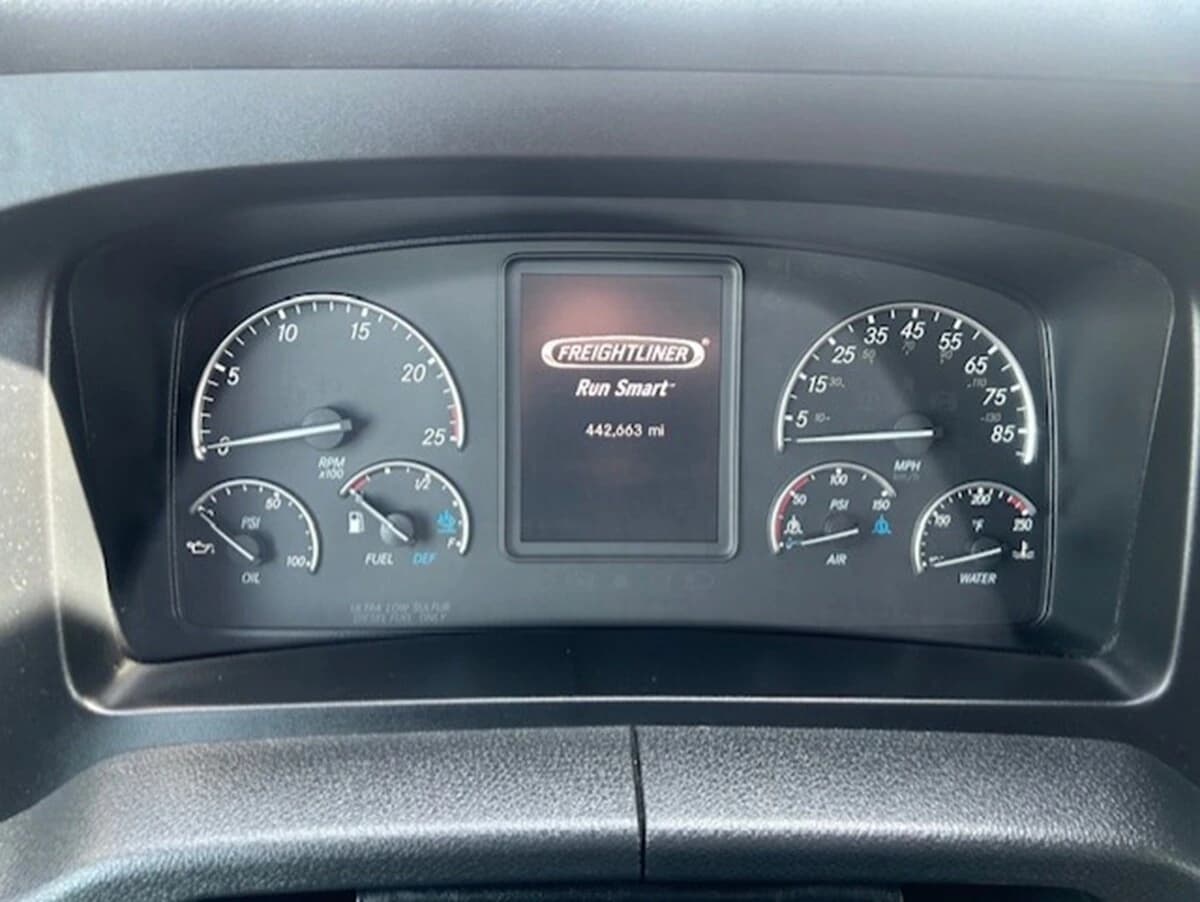 2024 Freightliner Cascadia — photo 21