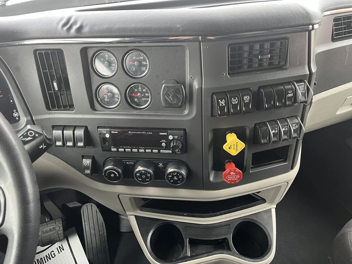 2023 Peterbilt 579 — photo 20