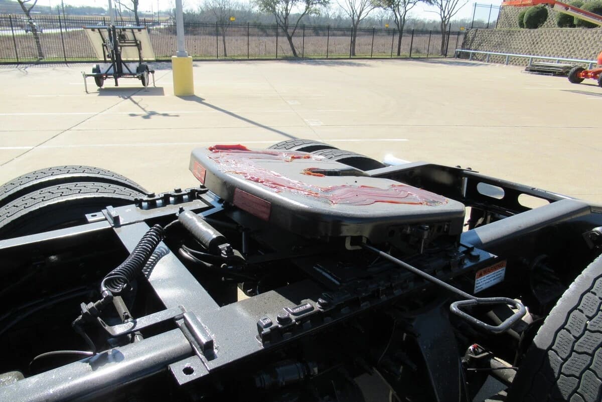 2025 Freightliner Cascadia — photo 16