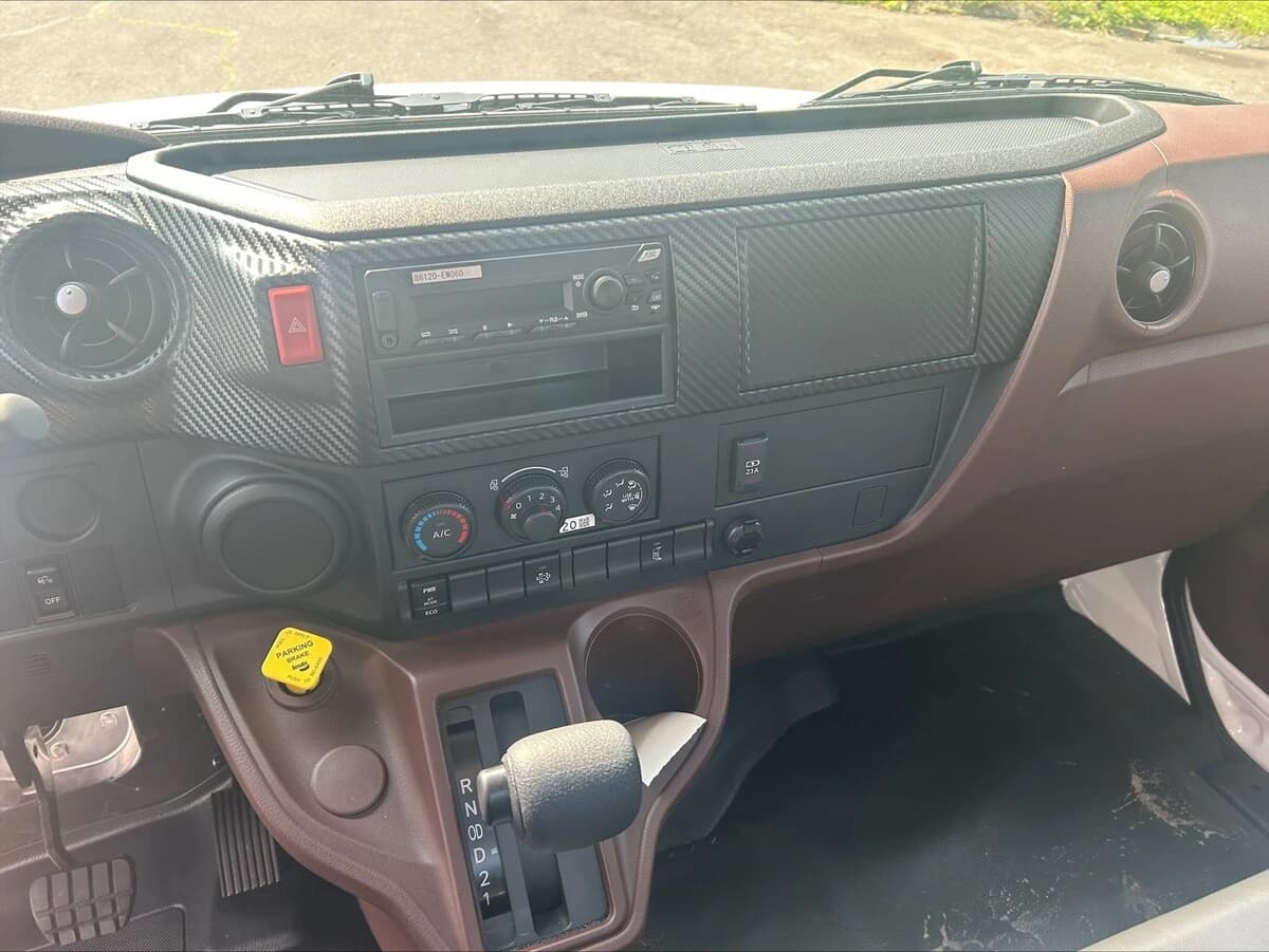 2026 Hino L6 — photo 9