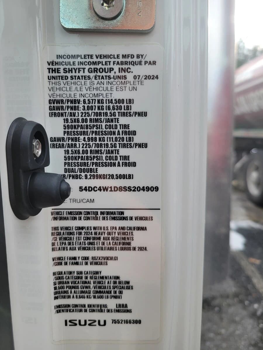 2025 Isuzu NPR — photo 9