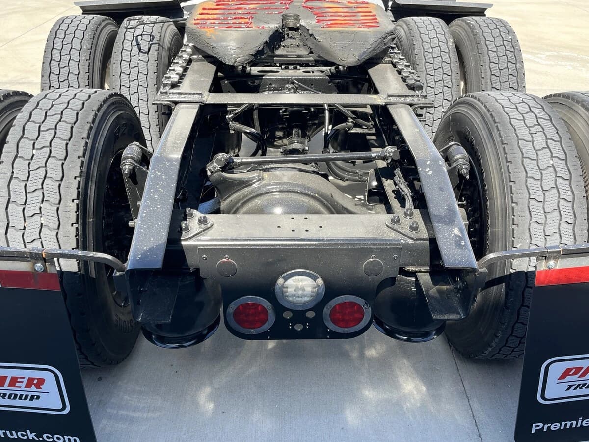 2023 Freightliner Cascadia — photo 14