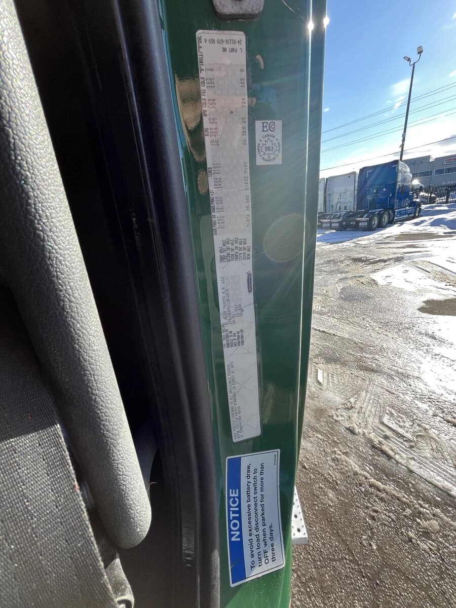 2012 Freightliner Cascadia — photo 20