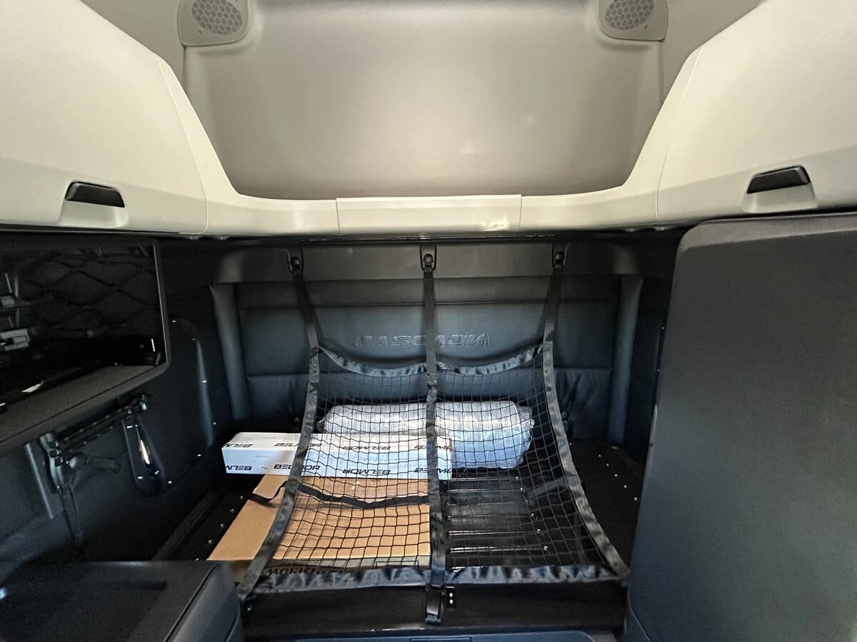 2026 Freightliner Cascadia — photo 13