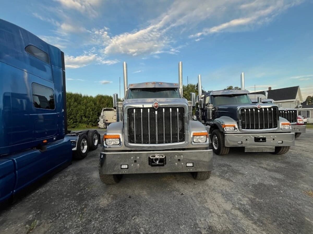 2026 International HX — photo 5