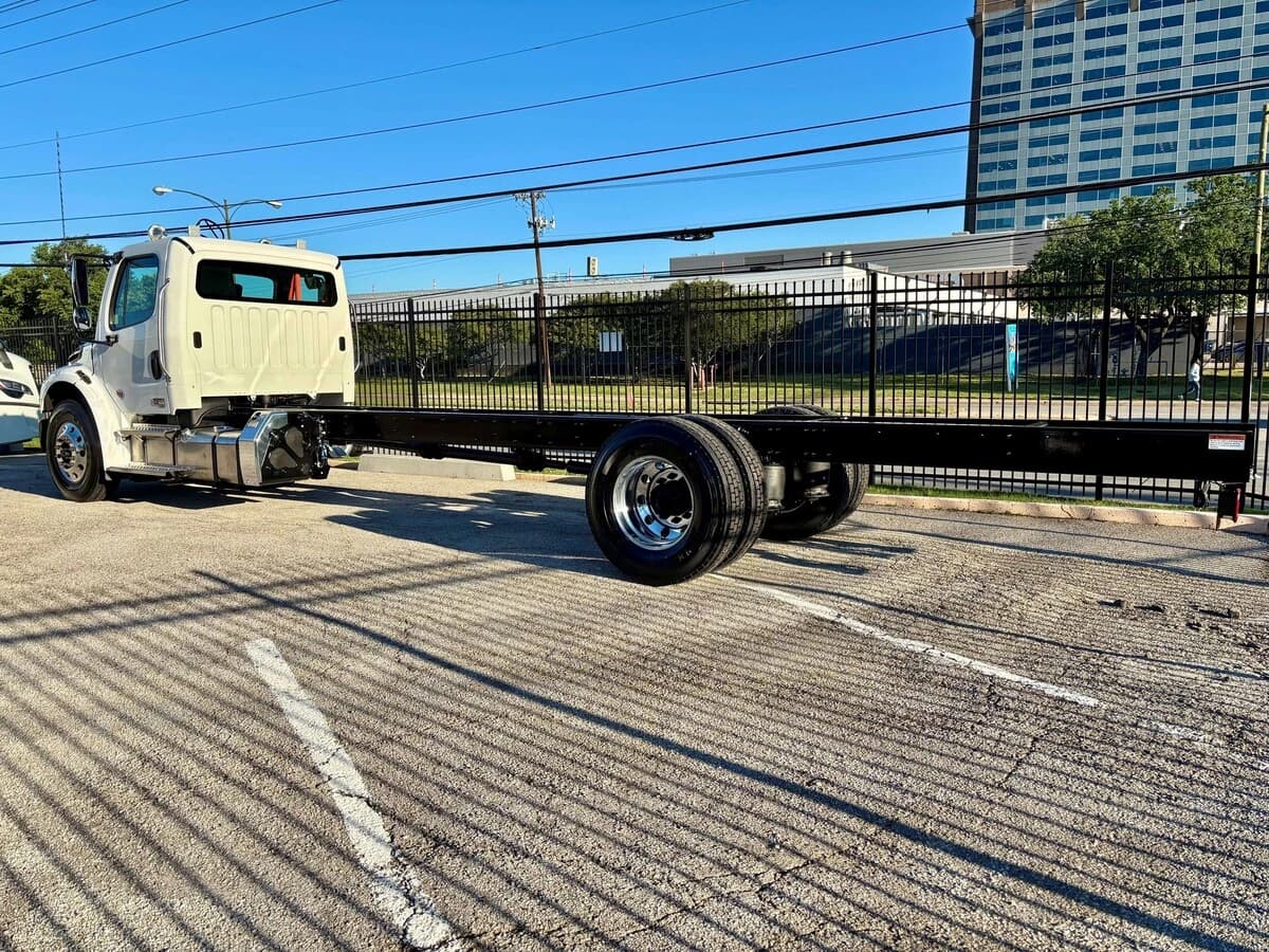 2027 Freightliner M2 106 — photo 8