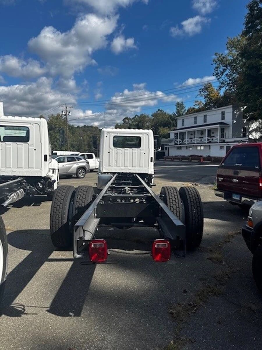 2025 Hino L6 — photo 2