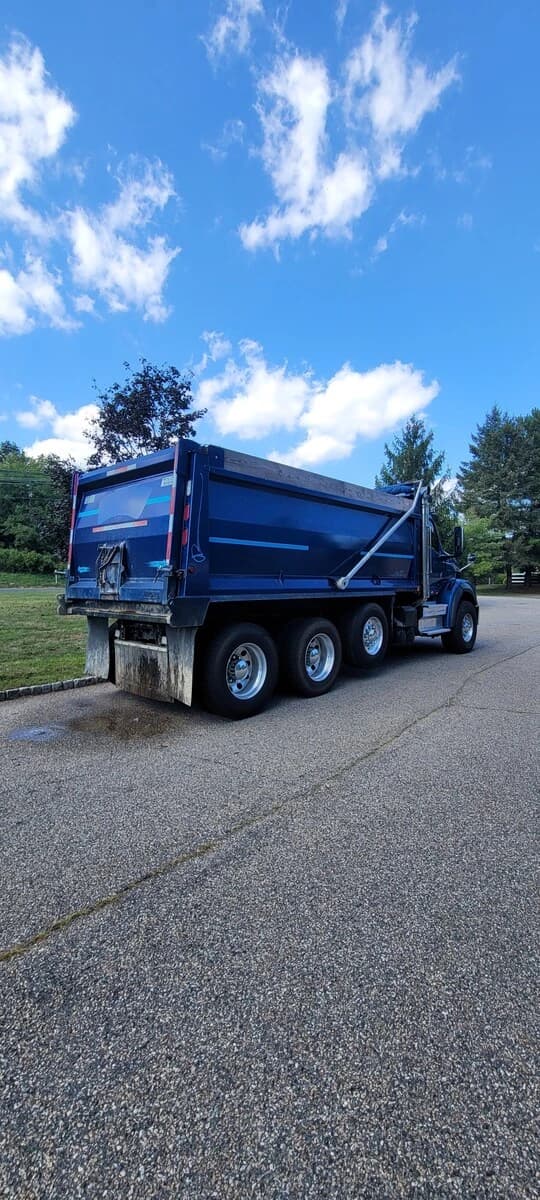 2023 International HX — photo 5