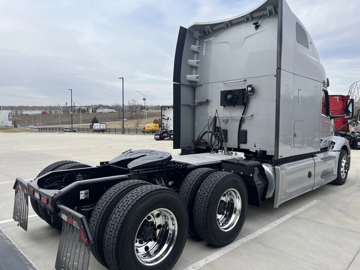 2023 Peterbilt 579 — photo 6