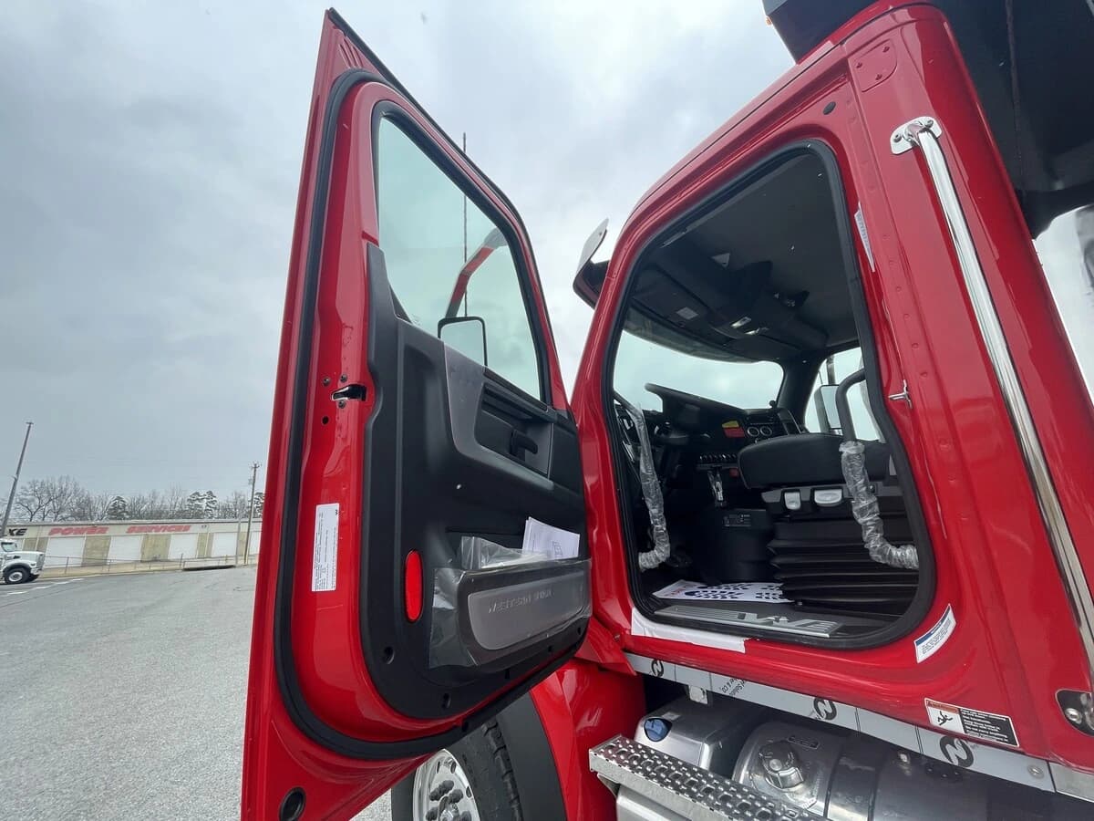 2026 Western Star 47X — photo 17