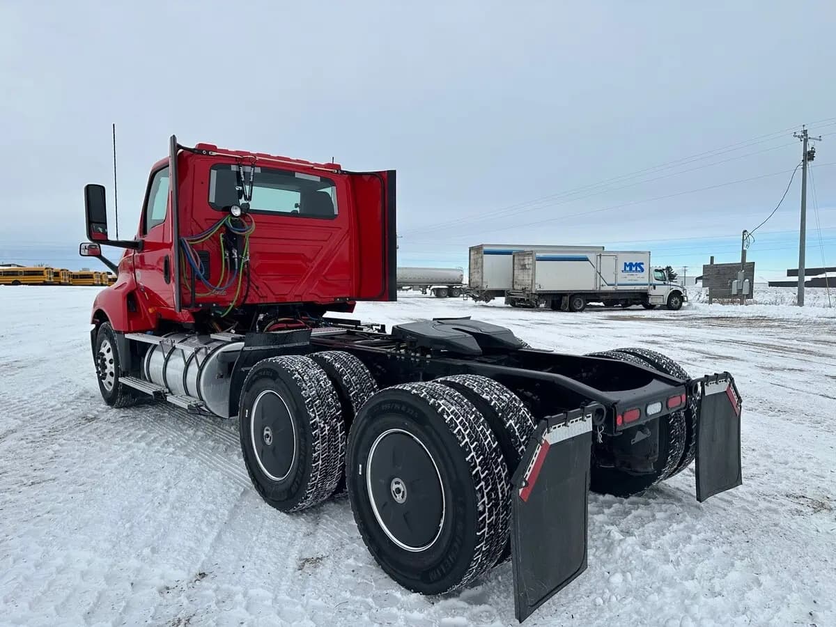 2026 International LT — photo 4