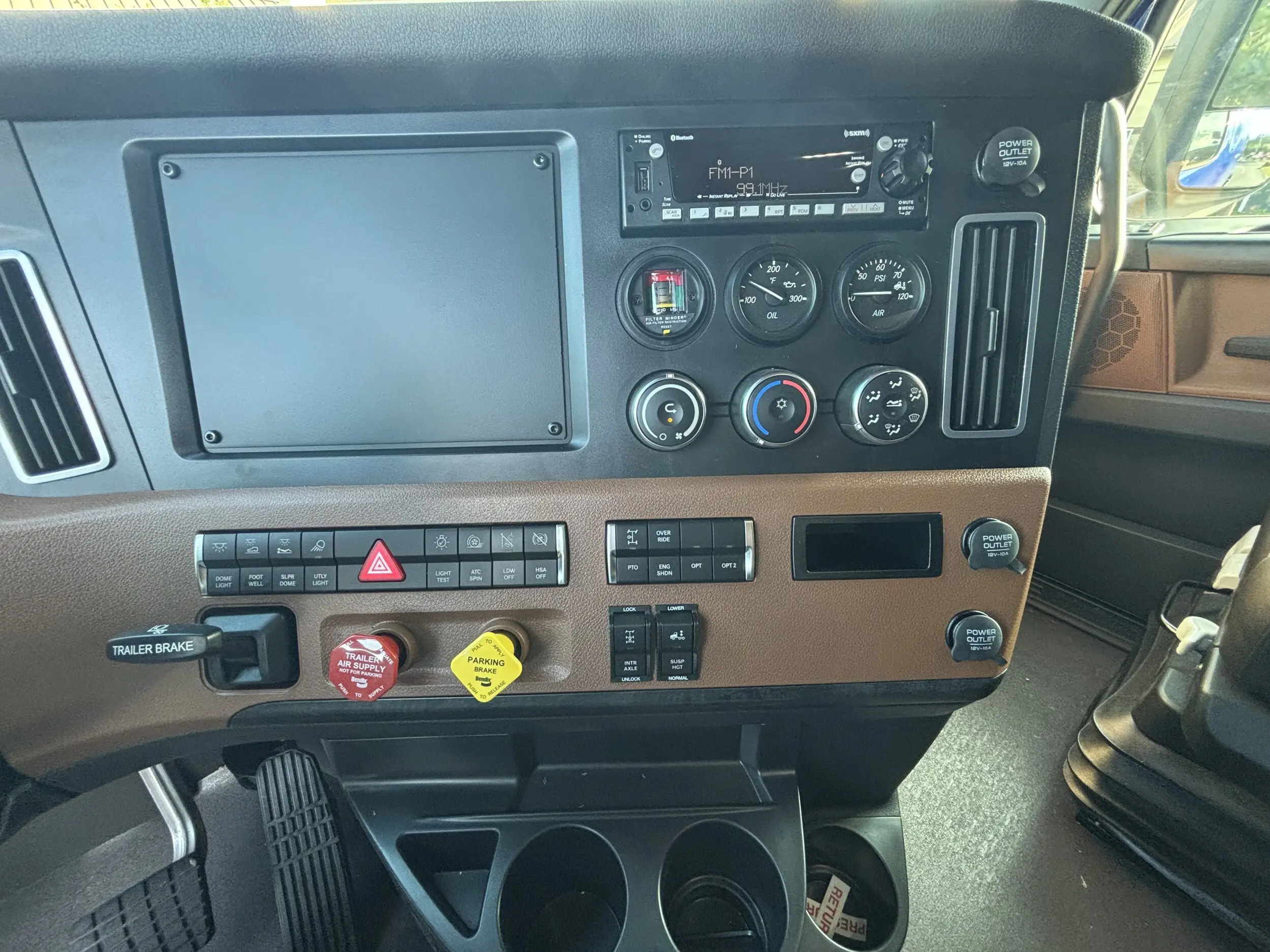 2026 Freightliner Cascadia — photo 16