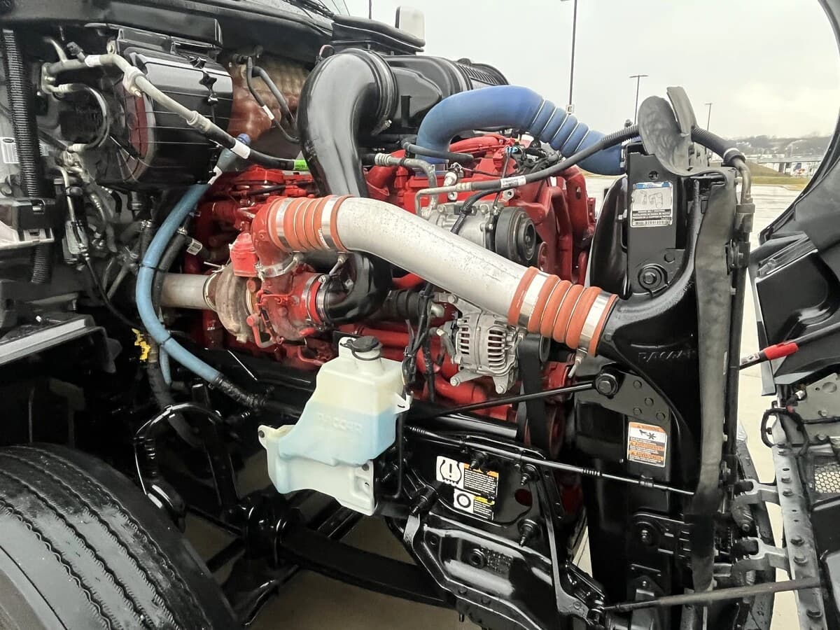 2023 Peterbilt 579 — photo 15